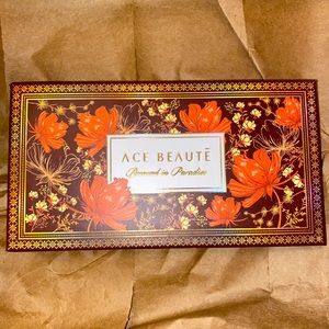 Ace beautē bronzed in paradise face pallet.